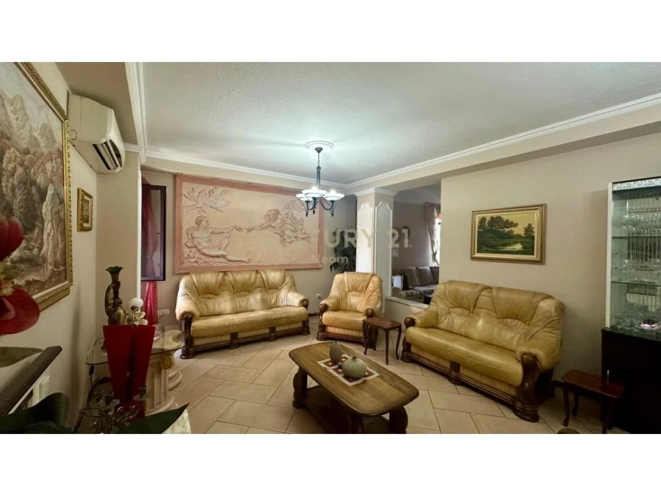 Tirane, shitet apartament 2+1 Kati 3, 125 m² 325.000 € (Kisha Katolike)