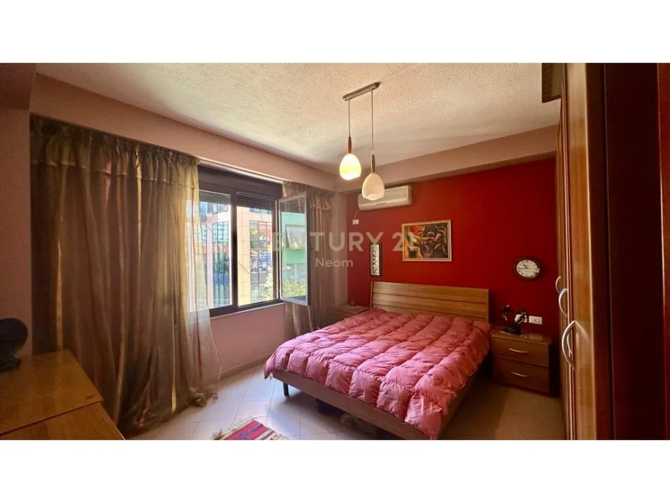 Tirane, shitet apartament 2+1 Kati 3, 125 m² 325.000 € (Kisha Katolike)