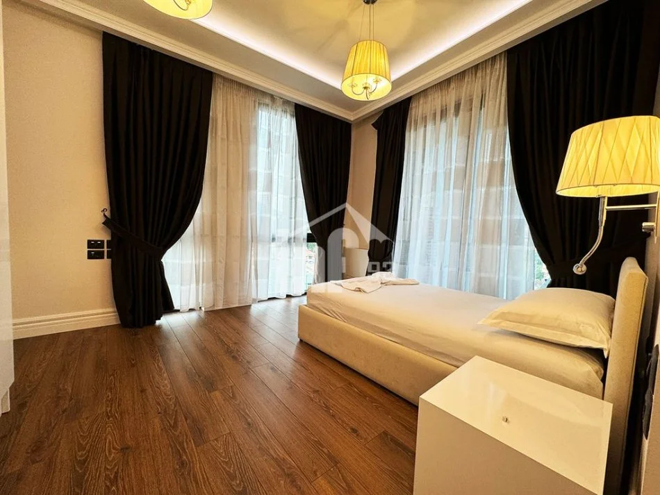 Tirane, jepet me qera apartament 4+1+Aneks+Ballkon Kati 6, 160 m² 3.000 € (RRUGA E "ELBASANIT", PARK GATE)