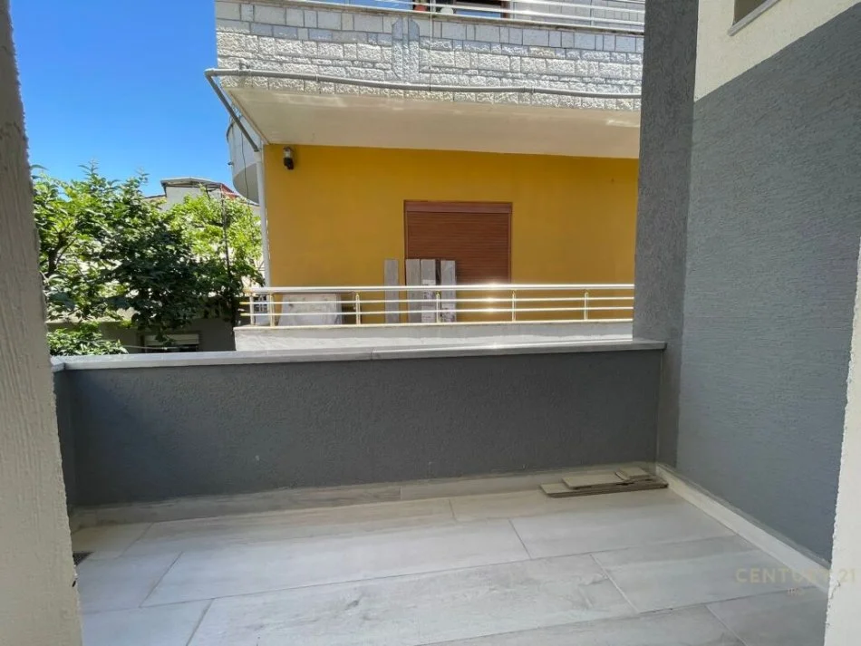 Tirane, jap me qera apartament 2+1 Kati 2, 100 m² 500 € 