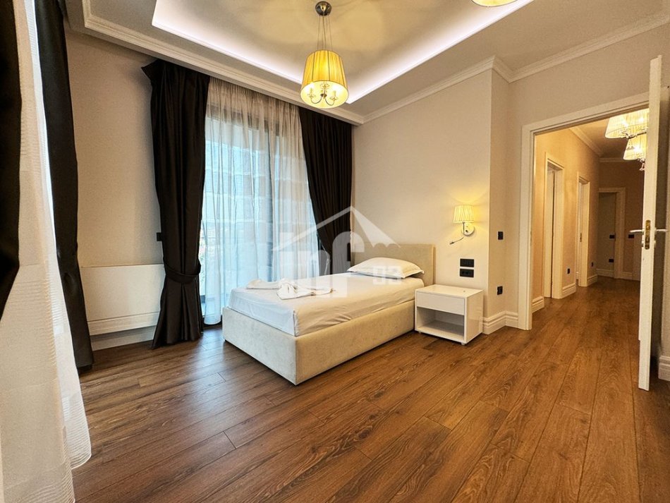 Tirane, jepet me qera apartament 4+1+Aneks+Ballkon Kati 6, 160 m² 3.000 € (RRUGA E "ELBASANIT", PARK GATE)