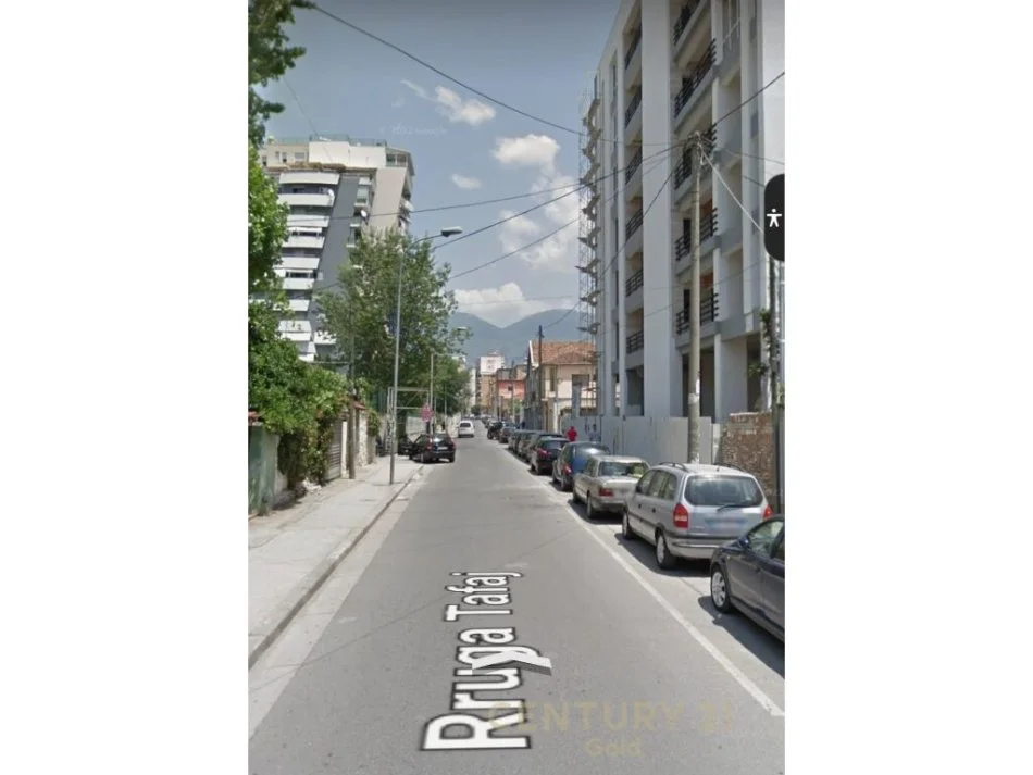 Tirane, jepet me qera lokal Kati 0, 160 m² 2.500 € (GJIMNAZI PARTIZANI)