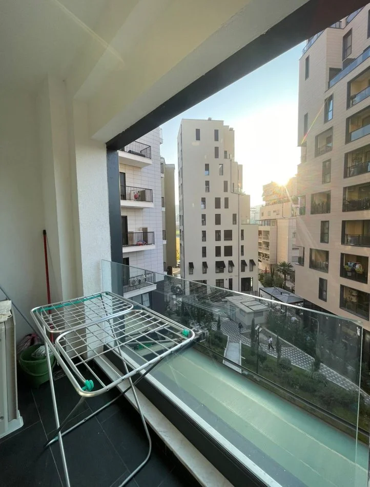 Tirane, jepet me qera apartament 1+1 Kati 3, 70 m² 900 € (Rruga e Kosovareve)