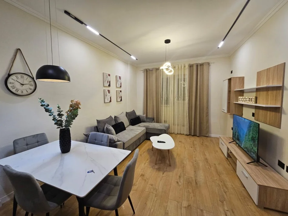 Tirane, shitet apartament 1+1 Kati 1, 60 m² 86.000 € (Idriz Dollaku)