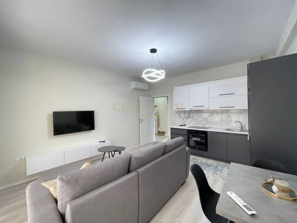 𝐓𝐢𝐫𝐚𝐧𝐞, 𝐣𝐞𝐩𝐞𝐭 𝐦𝐞 𝐪𝐞𝐫𝐚 𝐚𝐩𝐚𝐫𝐭𝐚𝐦𝐞𝐧𝐭 𝟐+𝟏 𝐊𝐚𝐭𝐢 𝟕, 𝟏𝟎𝟕 𝐦² 𝟖𝟓𝟎 € (𝐑𝐫𝐮𝐠𝐚 𝐞 𝐃𝐮𝐫𝐫ë𝐬𝐢𝐭