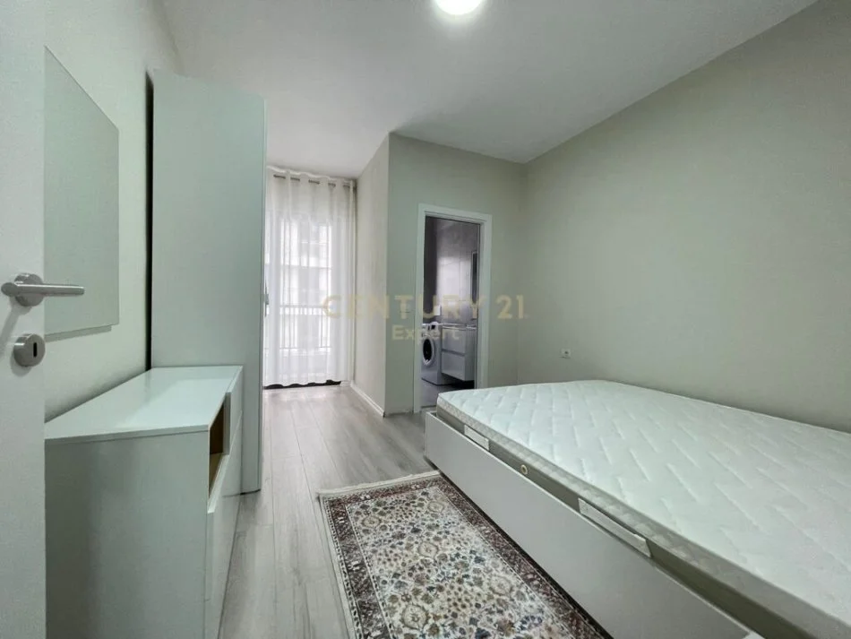 𝐓𝐢𝐫𝐚𝐧𝐞, 𝐣𝐞𝐩𝐞𝐭 𝐦𝐞 𝐪𝐞𝐫𝐚 𝐚𝐩𝐚𝐫𝐭𝐚𝐦𝐞𝐧𝐭 𝟐+𝟏 𝐊𝐚𝐭𝐢 𝟕, 𝟏𝟎𝟕 𝐦² 𝟖𝟓𝟎 € (𝐑𝐫𝐮𝐠𝐚 𝐞 𝐃𝐮𝐫𝐫ë𝐬𝐢𝐭