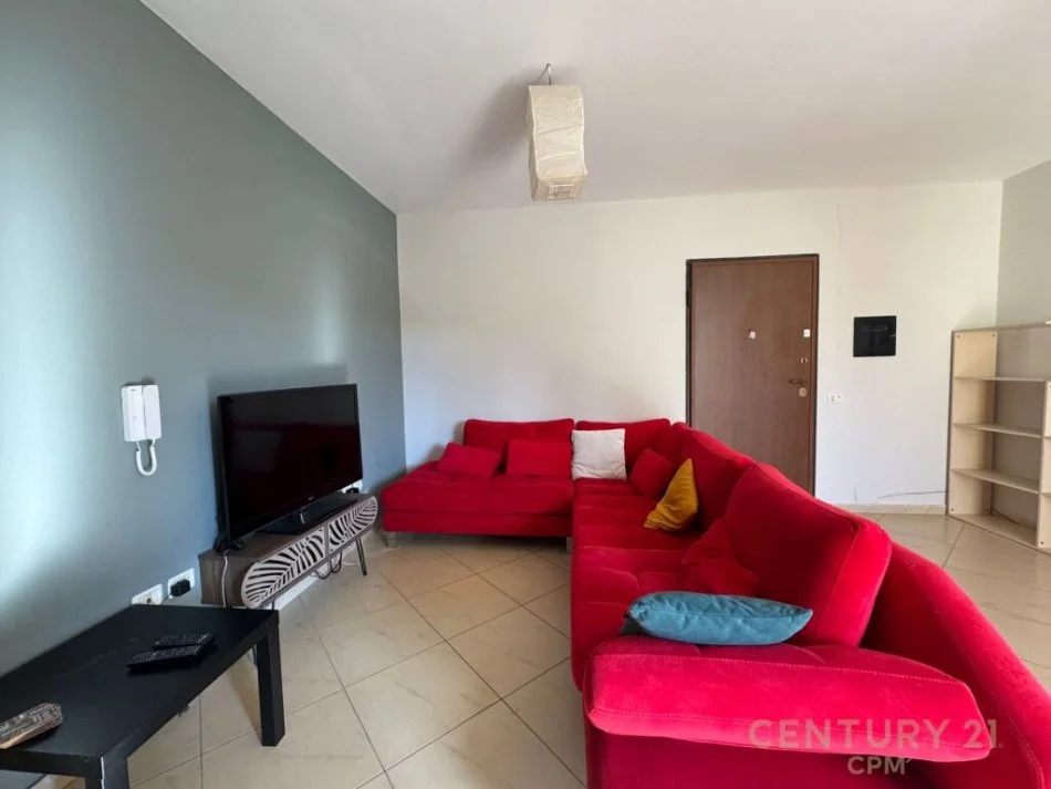 Tirane, jepet me qera apartament 2+1 Kati 3, 100 m² 550 € (Kopshti botanik)