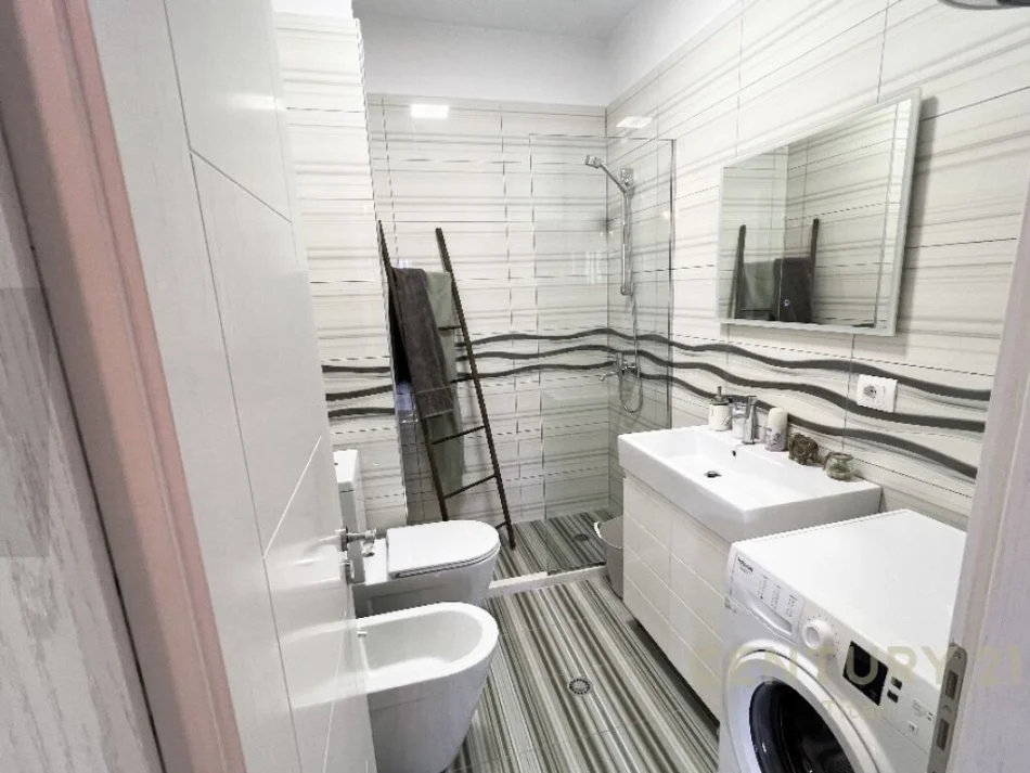 𝐓𝐢𝐫𝐚𝐧𝐞, 𝐣𝐞𝐩𝐞𝐭 𝐦𝐞 𝐪𝐞𝐫𝐚 𝐚𝐩𝐚𝐫𝐭𝐚𝐦𝐞𝐧𝐭 𝟐+𝟏 𝐊𝐚𝐭𝐢 𝟒, 𝟏𝟎𝟎 𝐦² 𝟕𝟎𝟎 € (𝐊𝐨𝐩𝐬𝐡𝐭𝐢 𝐁𝐨𝐭𝐚𝐧𝐢𝐤 𝐙𝐨𝐨𝐥𝐨𝐠𝐣𝐢𝐤)