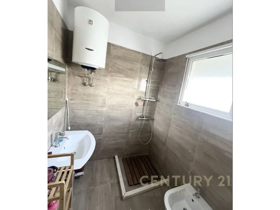 𝐓𝐢𝐫𝐚𝐧𝐞, 𝐣𝐞𝐩𝐞𝐭 𝐦𝐞 𝐪𝐞𝐫𝐚 𝐚𝐩𝐚𝐫𝐭𝐚𝐦𝐞𝐧𝐭 𝟐+𝟏 𝐊𝐚𝐭𝐢 𝟒, 𝟏𝟎𝟎 𝐦² 𝟕𝟎𝟎 € (𝐊𝐨𝐩𝐬𝐡𝐭𝐢 𝐁𝐨𝐭𝐚𝐧𝐢𝐤 𝐙𝐨𝐨𝐥𝐨𝐠𝐣𝐢𝐤)