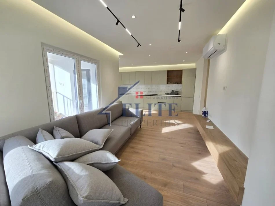 Tirane, jepet me qera apartament 2+1+Ballkon Kati 5, 100 m² 800 € (Zogu i Zi)