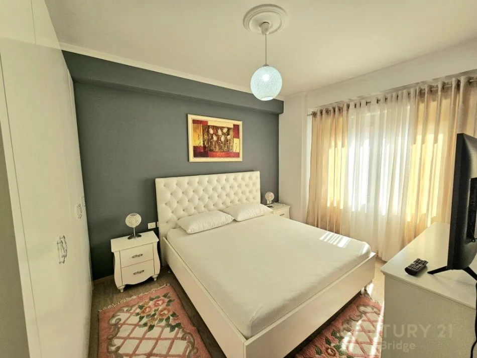 Tirane, jepet me qera apartament 2+1 Kati 5, 120 m² 1.000 € (dlijorgj)