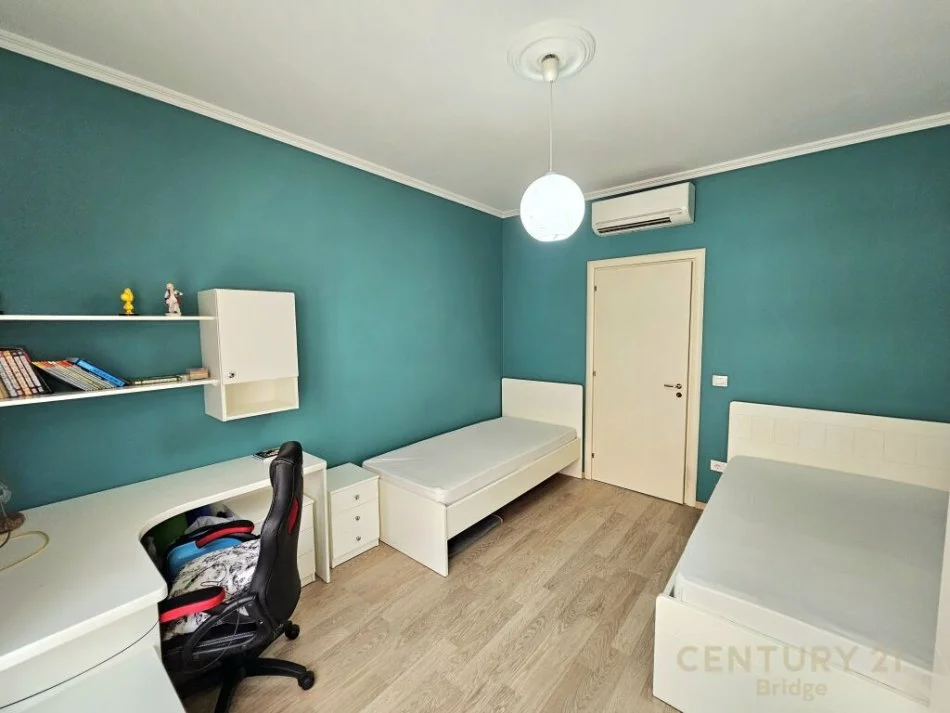 Tirane, jepet me qera apartament 2+1 Kati 5, 120 m² 1.000 € (dlijorgj)