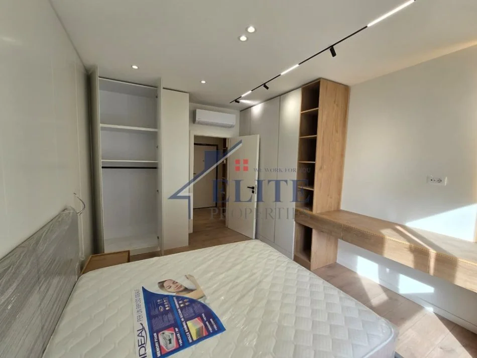 Tirane, jepet me qera apartament 2+1+Ballkon Kati 5, 100 m² 800 € (Zogu i Zi)