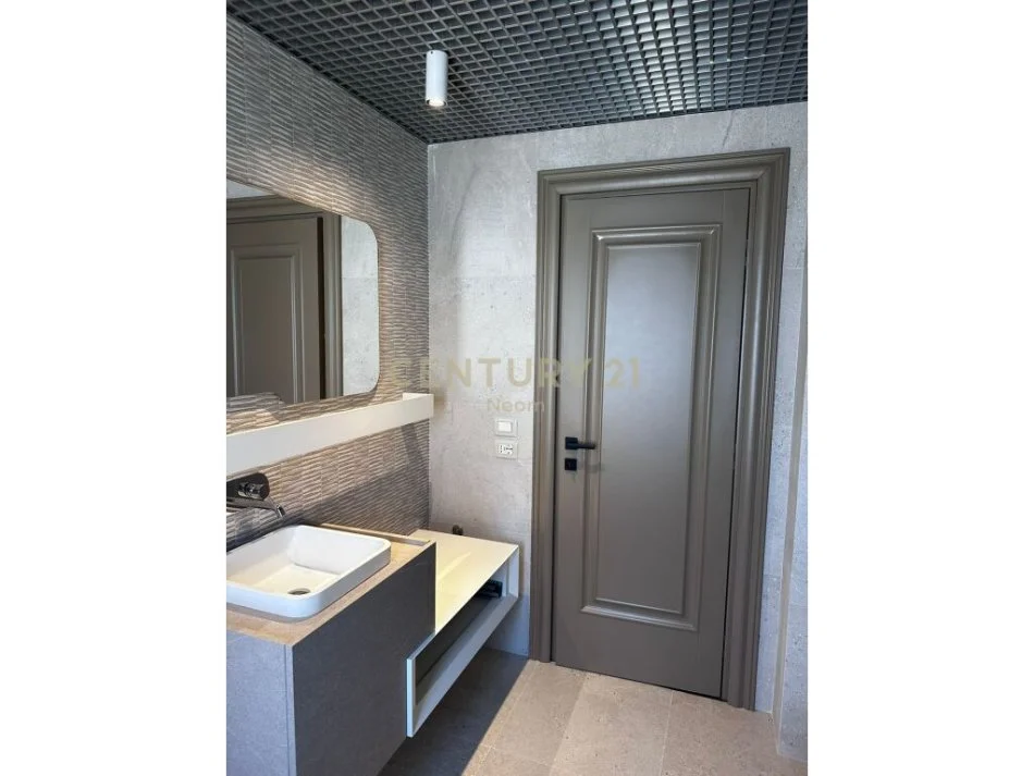 Tirane, shitet apartament 2+1 Kati 4, 107 m² 269.500 € (rruga e elbasanit)