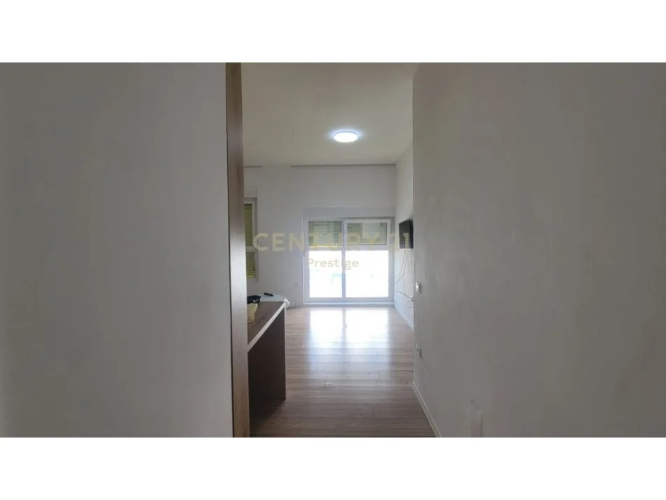 Tirane, jepet me qera apartament 1+1 Kati 1, 60 m² 500 € (zog te zi)