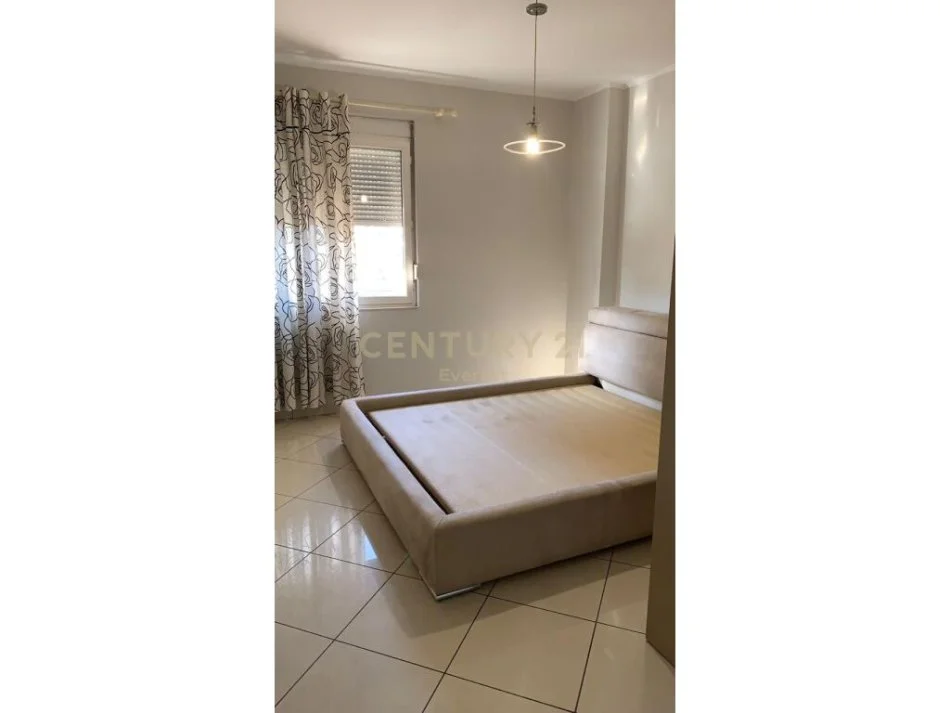 Tirane, jepet me qera apartament 2+1 Kati 5, 105 m² 600 € (rruga e elbasanit)