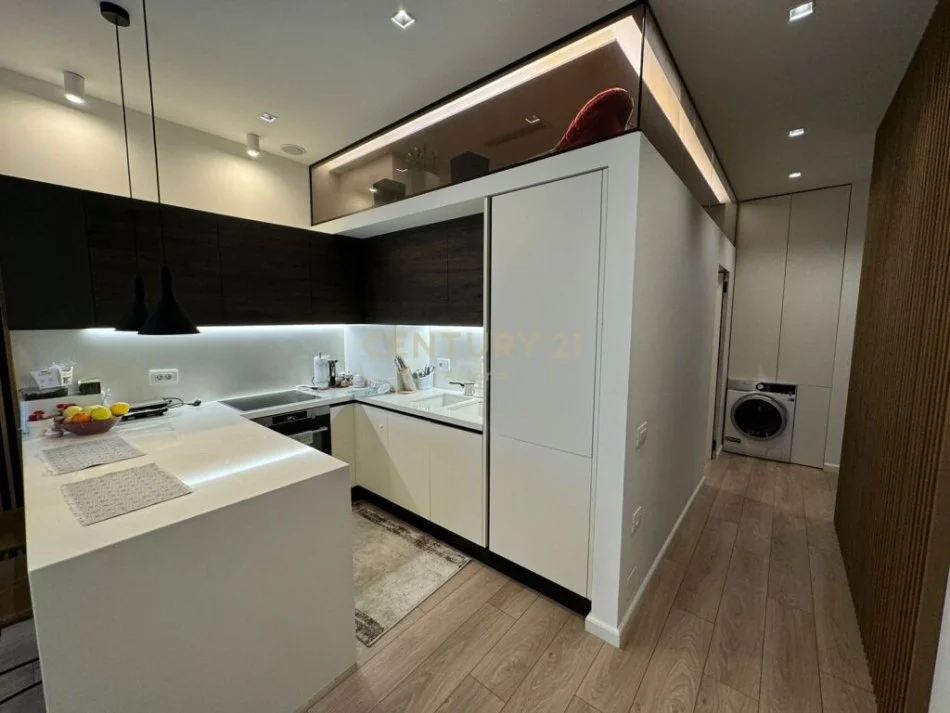 Tirane, shitet 2+1 Kati 5, 89 m² 270.000 € (Rruga e Kavajes)