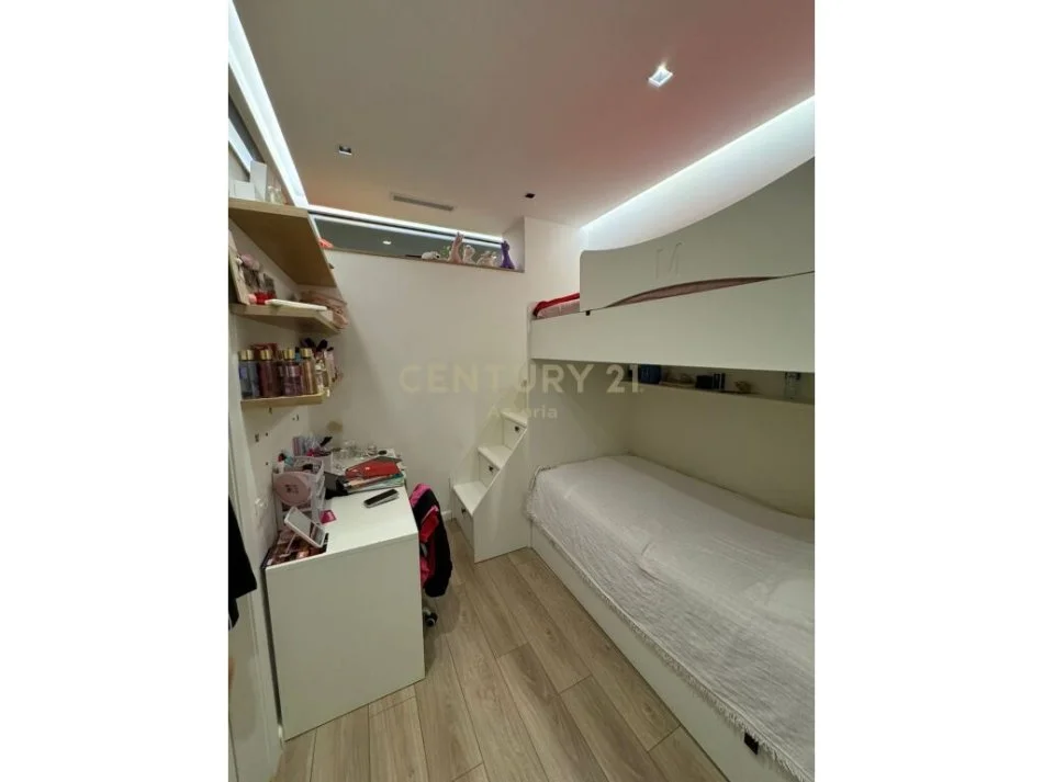 Tirane, shitet 2+1 Kati 5, 89 m² 270.000 € (Rruga e Kavajes)