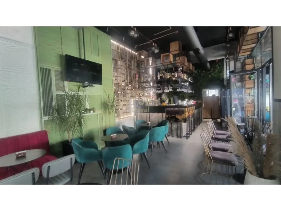 𝐓𝐢𝐫𝐚𝐧𝐞, 𝐬𝐡𝐢𝐭𝐞𝐭 𝐛𝐚𝐫-𝐫𝐞𝐬𝐭𝐨𝐫𝐚𝐧𝐭 𝐊𝐚𝐭𝐢 𝟎, 𝟏𝟓𝟔 𝐦² 𝟓𝟗𝟗.𝟎𝟎𝟎 € (𝐑𝐫𝐮𝐠𝐚 𝐞 𝐃𝐢𝐛𝐫ë𝐬)