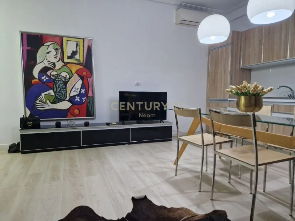 Tirane, shitet apartament 1+1 Kati 5, 77 m² 139.000 € (laprake)