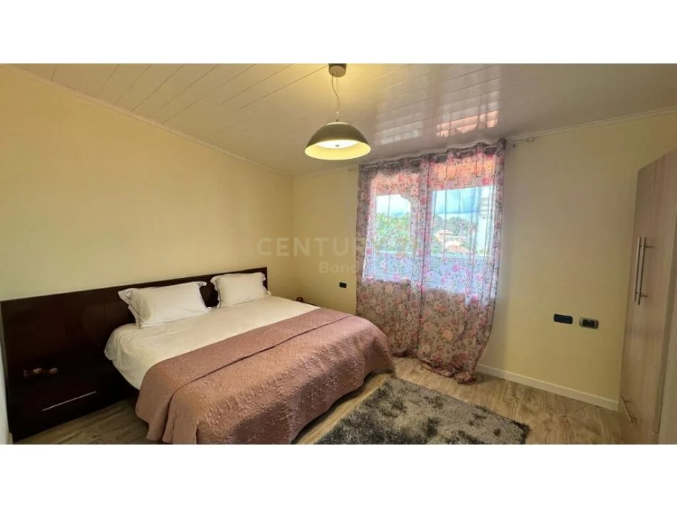 Tirane, jepet me qera apartament 2+1+Ballkon Kati 3, 190 m² 600 € (vilat gjerma ne)