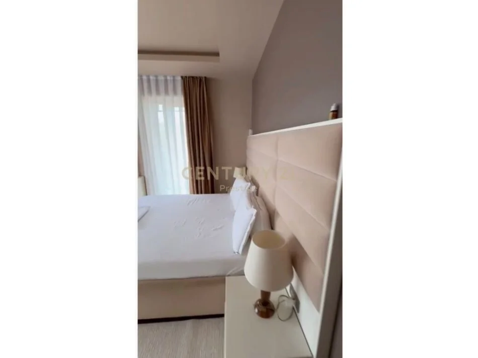 Tirane, jepet me qera apartament 2+1 Kati 6, 127 m² 2.500 € 
