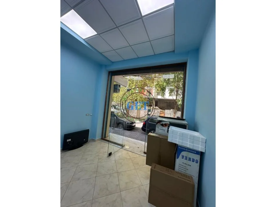 Durres, jepet me qera ambjent biznesi Kati 0, 50 m² 500 € (Ish Parku Sportiv)