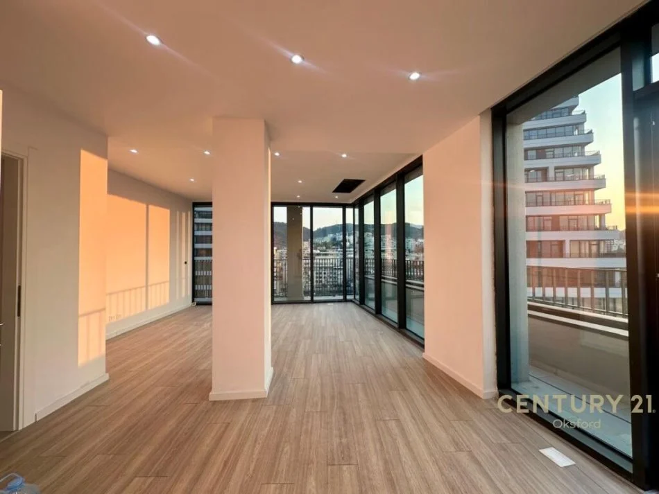 Tirane, shitet apartament 2+1 Kati 9, 133 m² 500.000 € (liqeni)