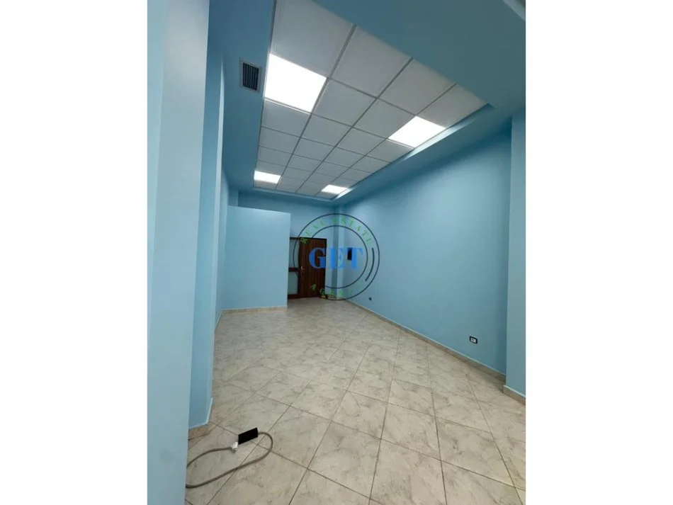 Durres, jepet me qera ambjent biznesi Kati 0, 50 m² 500 € (Ish Parku Sportiv)