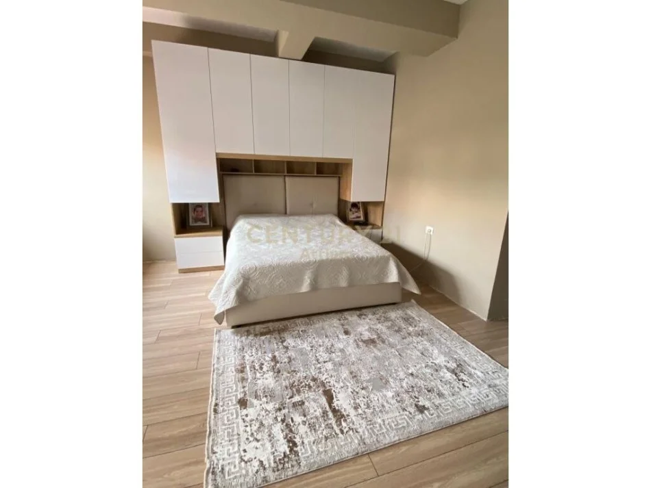 Tirane, shitet apartament 1+1 Kati 1, 42 m² 67.000 € (ali demi)