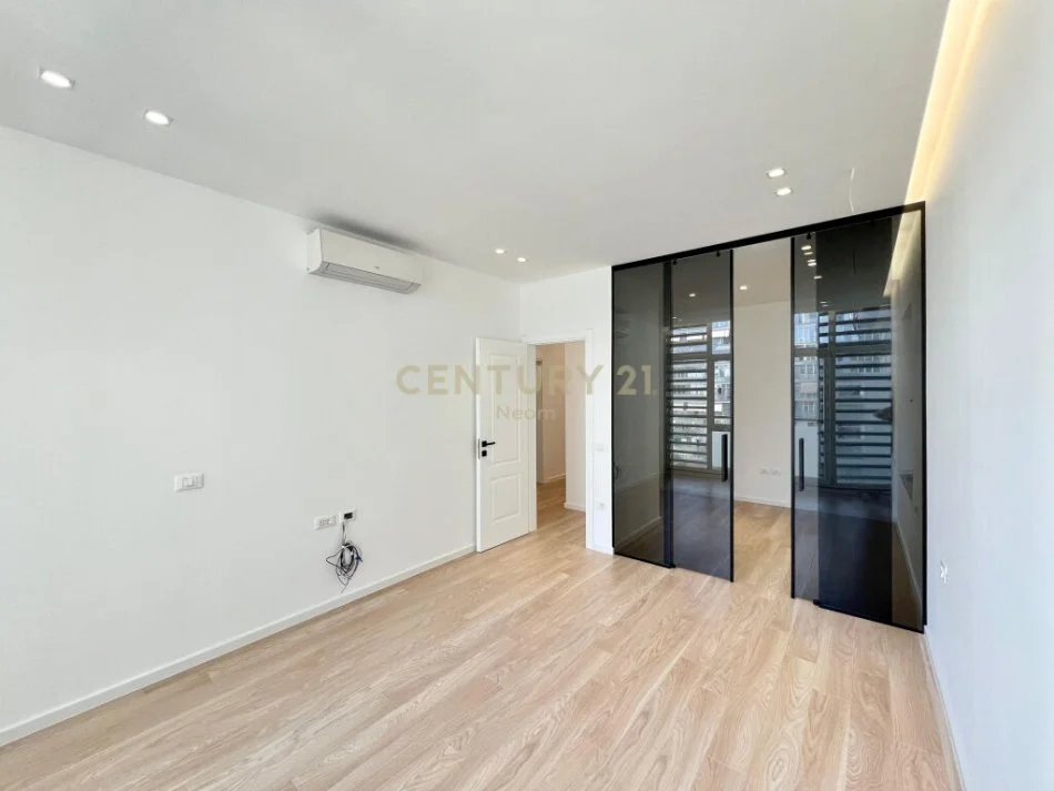 Tirane, shitet apartament 2+1+Ballkon Kati 4, 114 m² 340.000 € (Medar Shtylla, Komuna E Parisit)