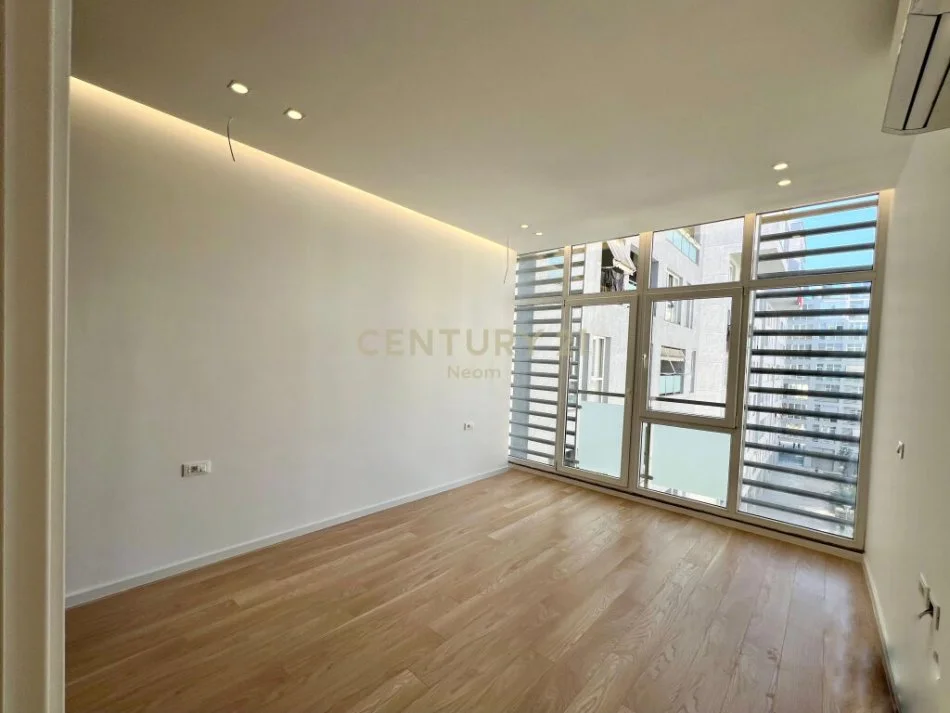 Tirane, shitet apartament 2+1 Kati 4, 114 m² 340.000 € (komuna e parisit)