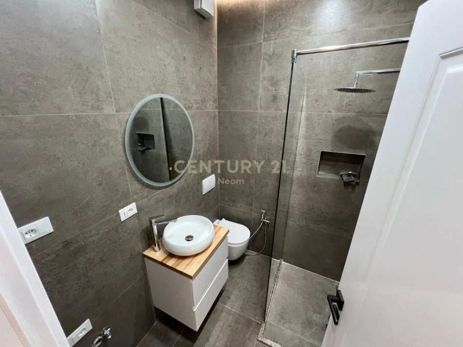 Tirane, shitet apartament 2+1 Kati 4, 114 m² 340.000 € (komuna e parisit)