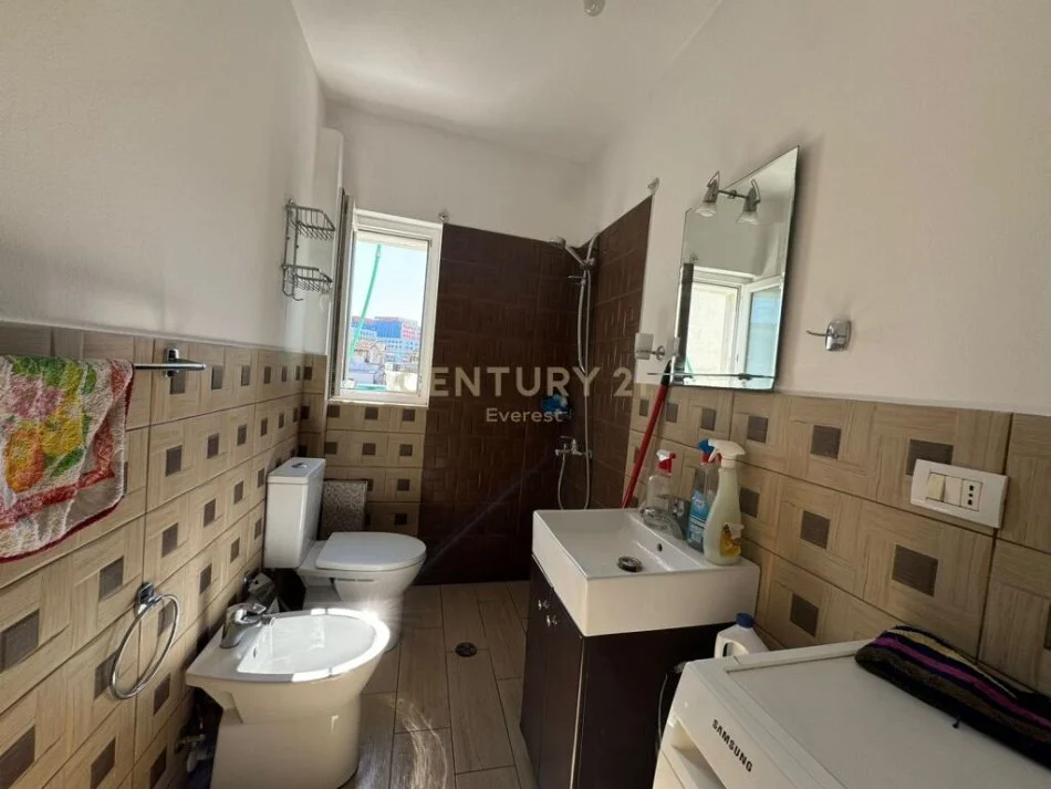 Tirane, shitet apartament 1+1 Kati 3, 43 m² 73.000 € (ali dem)