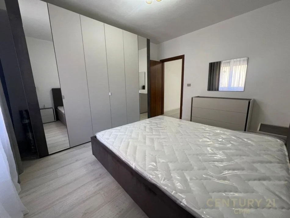 Tirane, jepet me qera apartament 1+1 Kati 3, 64 m² 650 € 