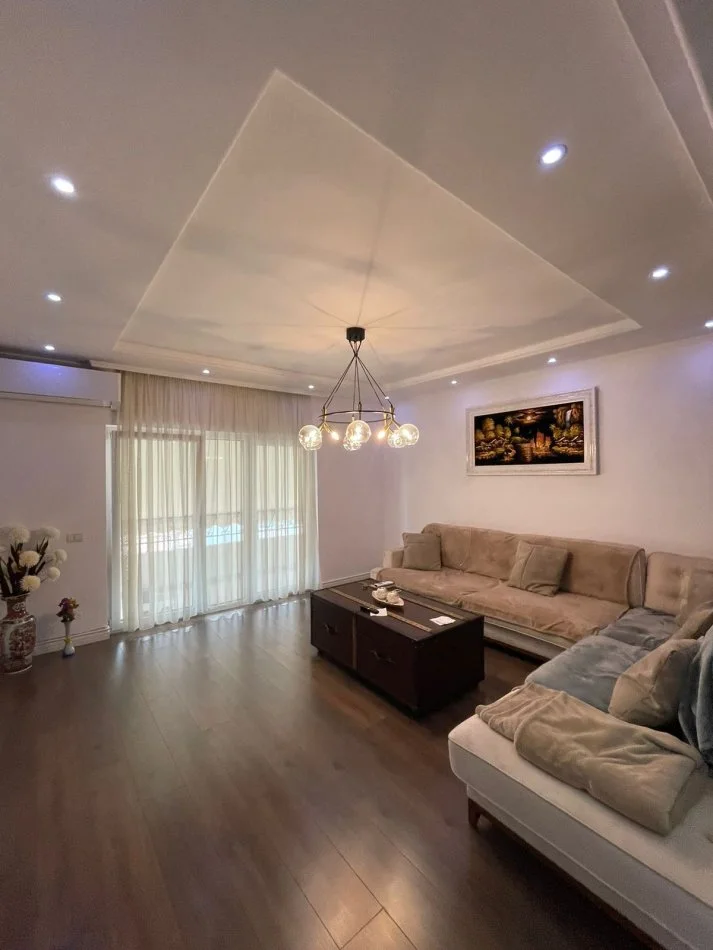 Tirane, shitet apartament 3+1+Aneks+Ballkon Kati 5, 164 m² 409.000 € (Komuna e Parisit)