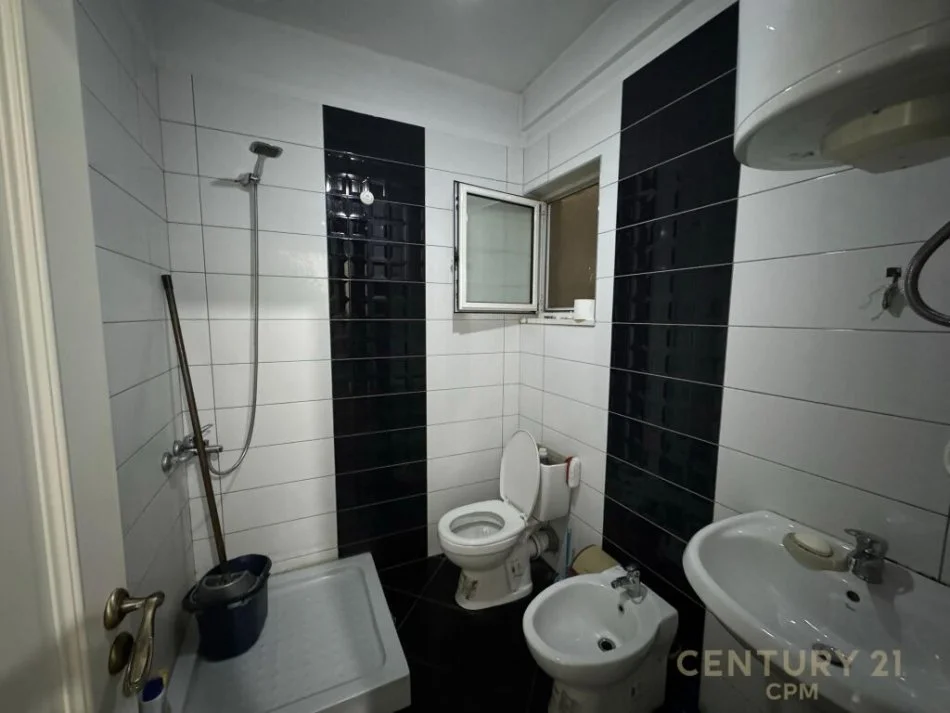 Tirane, shitet 1+1+Ballkon Kati 7, 67 m² 130.000 € (Rruga e Elbasanit)