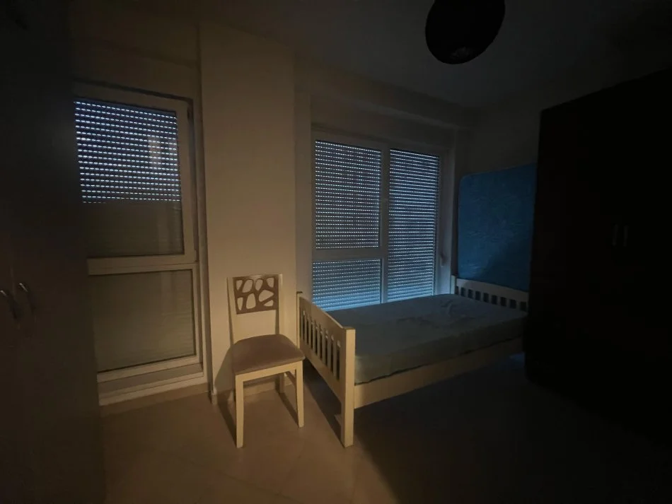 Tirane, jepet me qera apartament 2+1+Aneks+Ballkon Kati 2, 75 m² 500 € (Rruga Siri Kodra)