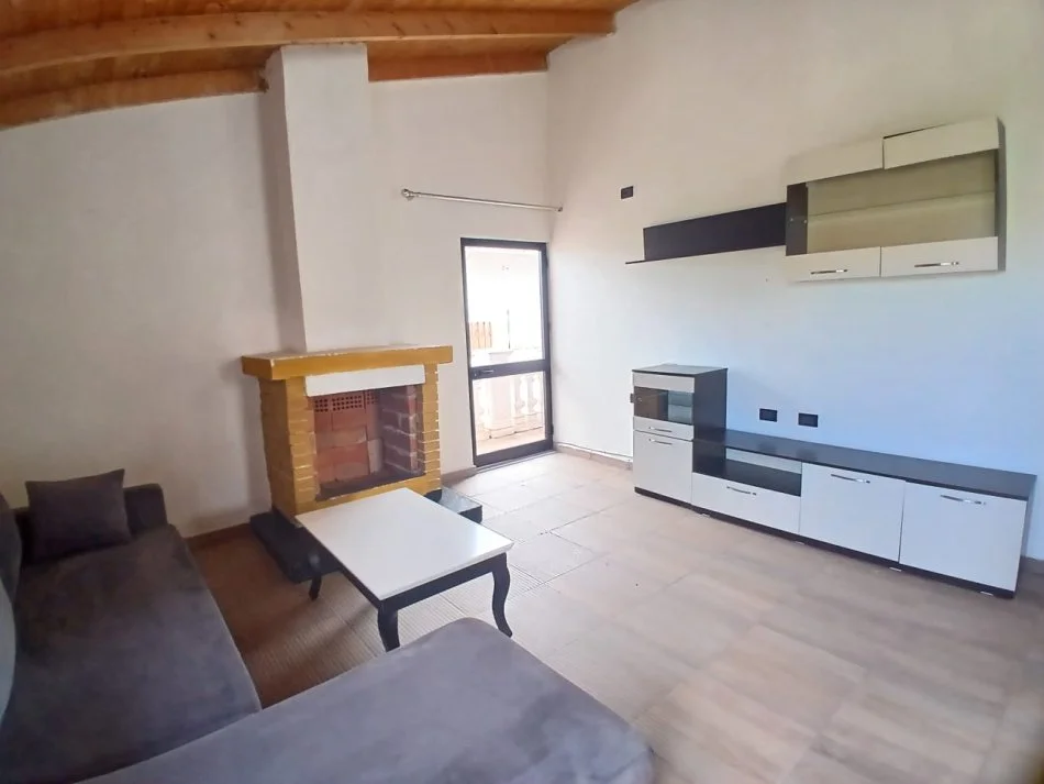 Tirane, jepet me qera apartament 2+1+Ballkon Kati 4, 120 m² 500 € (Ish Fusha e Aviacionit)