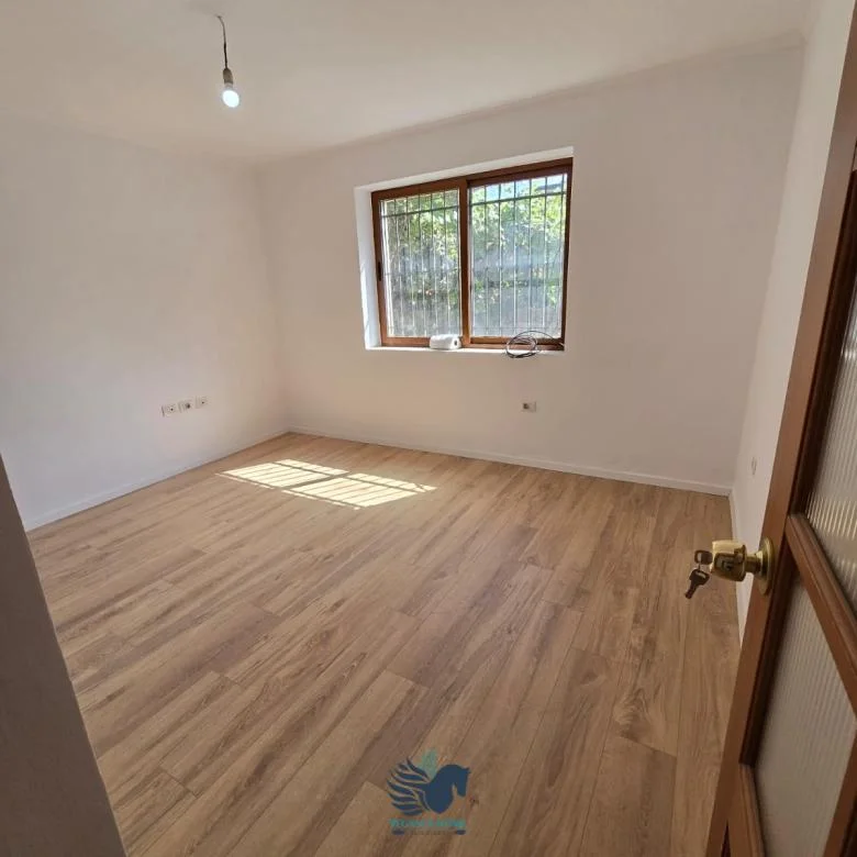 Shitet Apartament 2+1 Ne Ali Dem [ID PE33]