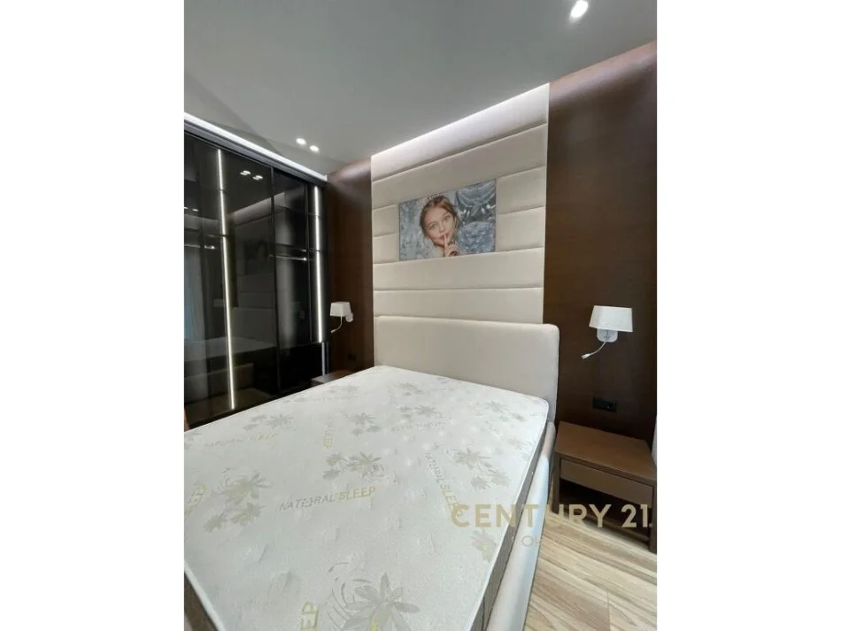 Tirane, jepet me qera apartament 1+1 Kati 5, 73 m² 1.000 € (square 21)