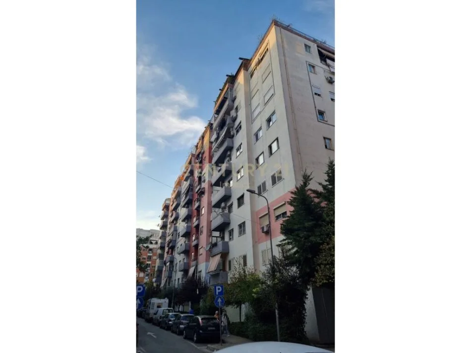 Tirane, shitet apartament 1+1 Kati 2, 76 m² 90.000 € (yzberisht)