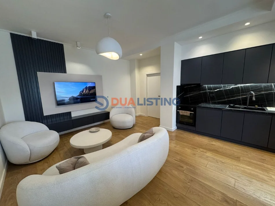 Tirane, jepet me qera apartament 2+1 , 80 m² 650 € 