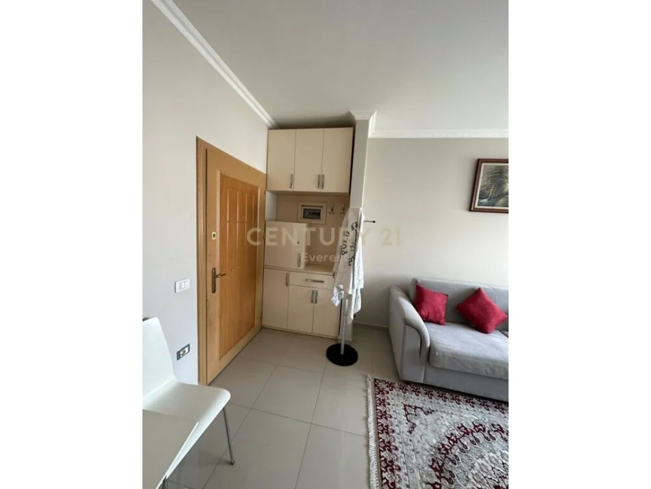 Tirane, shitet apartament 1+1 Kati 3, 47 m² 79.000 € (liqeni i thate)