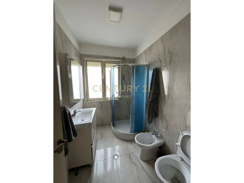 Tirane, shitet apartament 1+1 Kati 3, 47 m² 79.000 € (liqeni i thate)