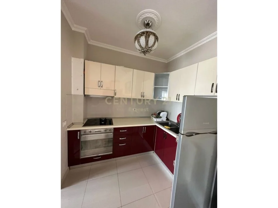 Tirane, shitet 1+1 Kati 3, 47 m² 79.000 € (Rruga e Ullishtes)