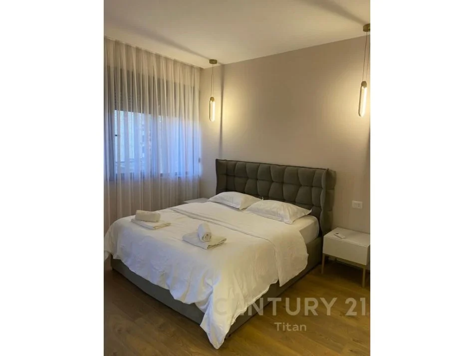 Tirane, jepet me qera apartament 1+1 Kati 6, 40 m² 600 € (qender)