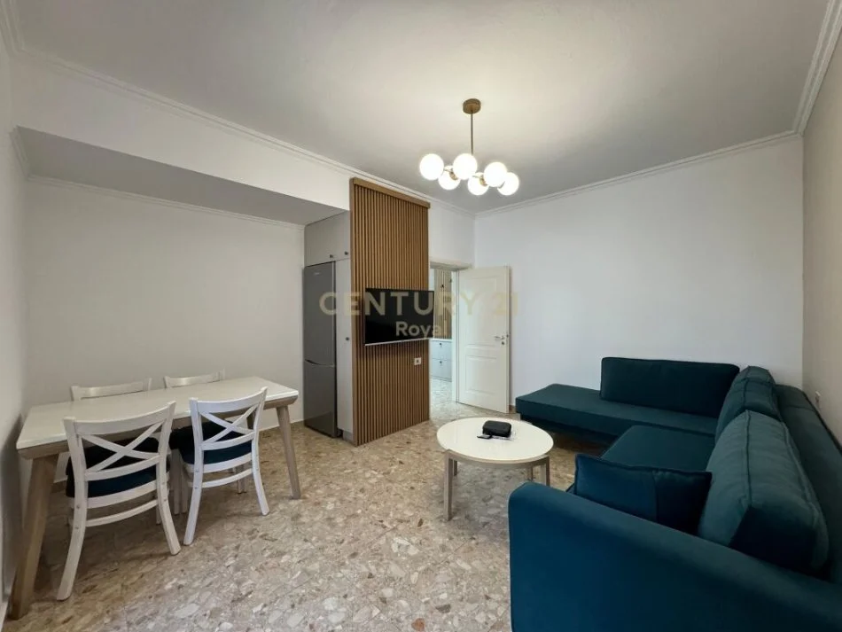 Tirane, jepet me qera apartament 1+1 Kati 3, 74 m² 700 € (ambasada amerikane)