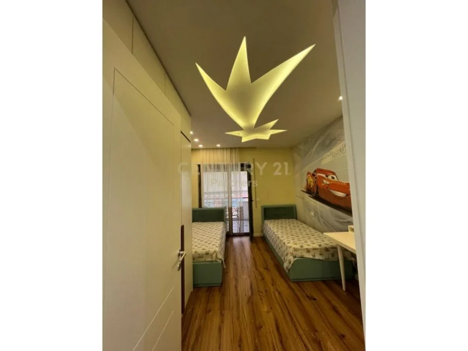 Tirane, jepet me qera apartament 2+1 Kati 2, 109 m² 1.000 € (rruga e kavajes)