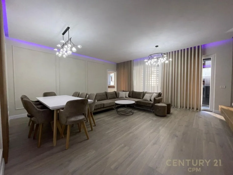 Tirane, jepet me qera apartament 2+1 Kati 1, 147 m² 1.400 € (QENDER)